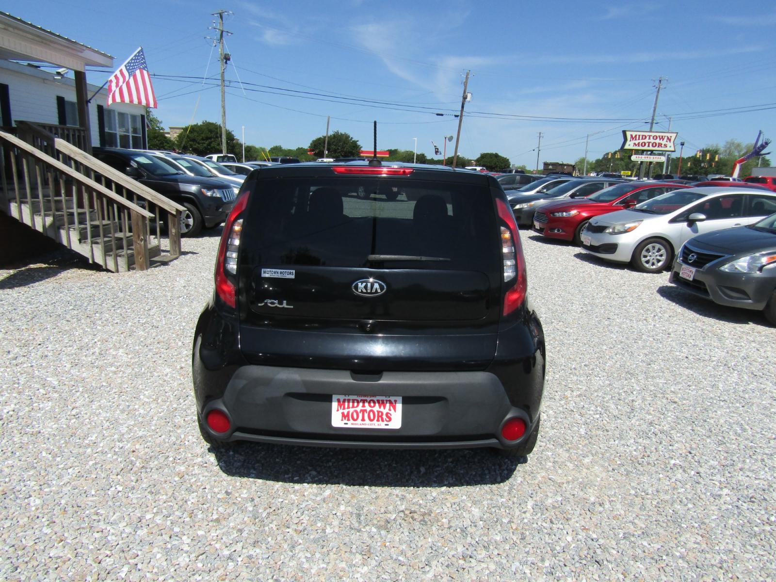 2016 Black /Gray Kia Soul (KNDJN2A29G7) with an 4 CYL engine, Automatic transmission, located at 15016 S Hwy 231, Midland City, AL, 36350, (334) 983-3001, 31.306210, -85.495277 - Photo #6